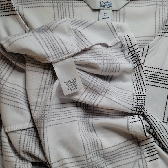 Croft & Barrow black and white top XL - Picture 3 of 4